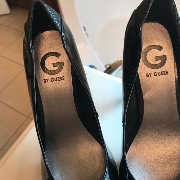 Shoes - Picture 5 of 6